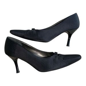 Ferragamo Size 8 Bow Front Pump Heels Black Pointed Toe Dressy Classic Old Money